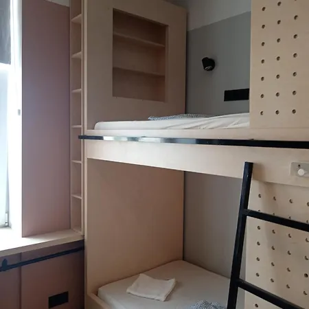 Marys-bed In Male Hostel Riga